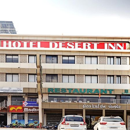 Hotel Desert Inn Tharad Exteriör bild