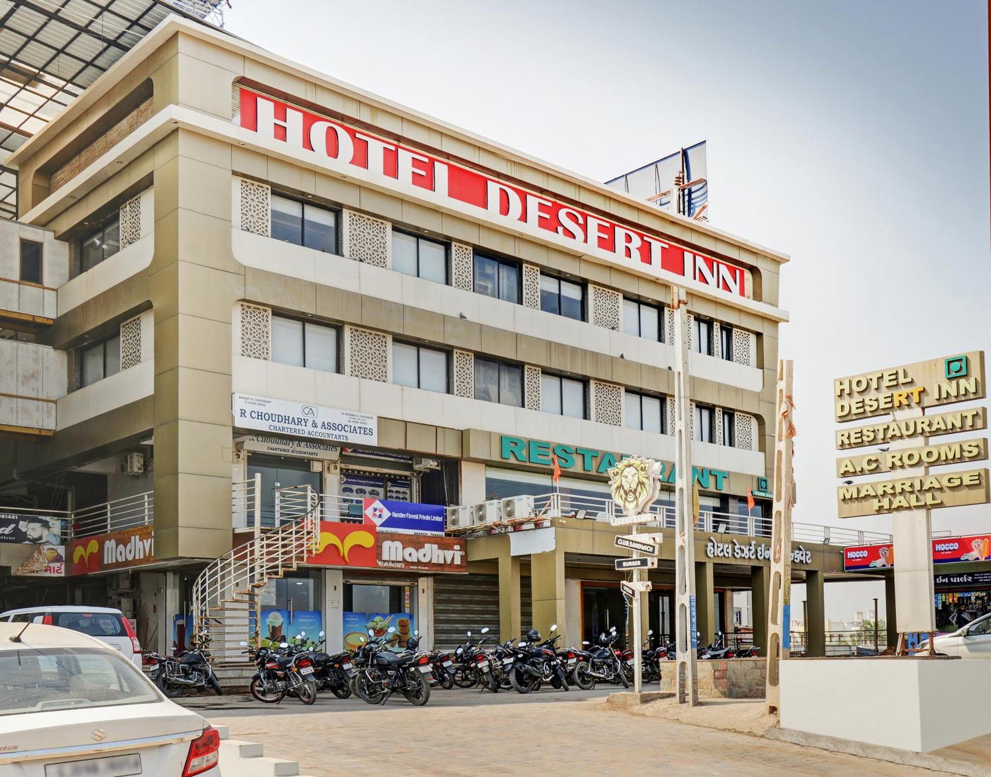 Hotel Desert Inn Tharad Exteriör bild