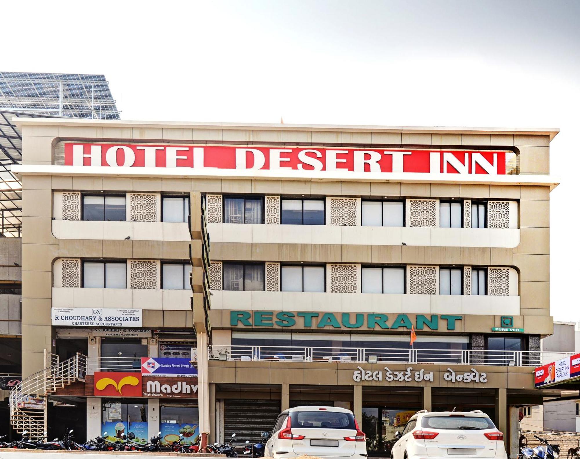 Hotel Desert Inn Tharad Exteriör bild